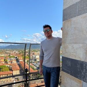 Meet your Posher, Adam